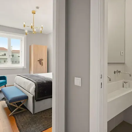 The White Box Boutique House 2* 포르투