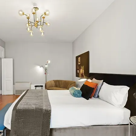 The White Box Boutique House 2* 포르투